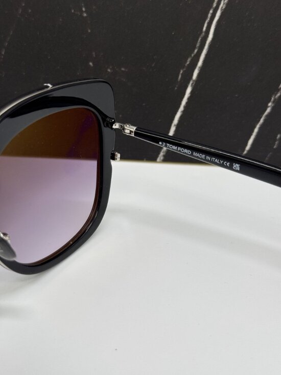 NEW TOM FORD VIRGINIA TF945 05B WOMEN BLACK SUNGLASSES TOM FORD FT0945/S main image 9